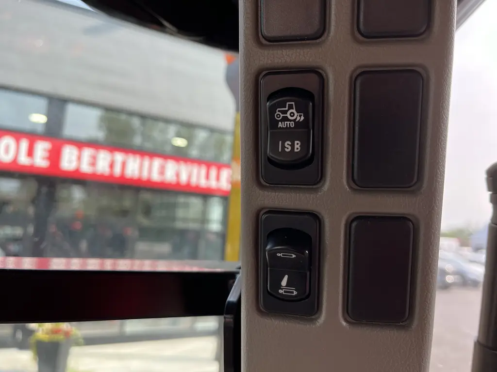 2023 Case IH Puma 185