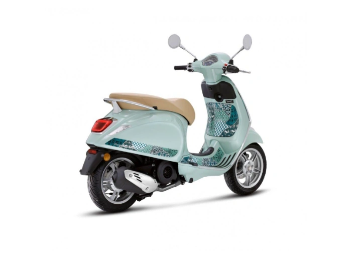 2025 Vespa Primavera 50 Batik alt
