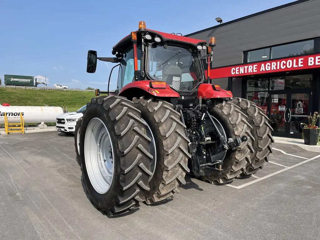 2023 Case IH Puma 185