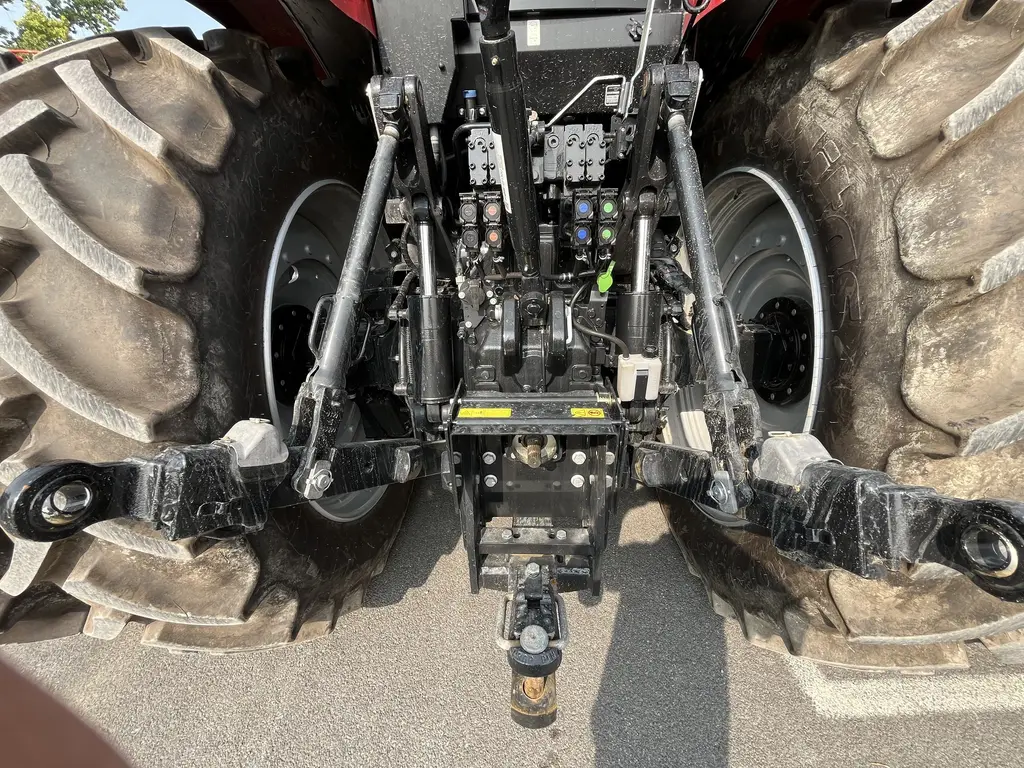 2023 Case IH Puma 185