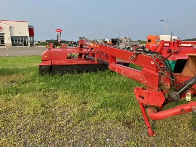 2012 New Holland H7450