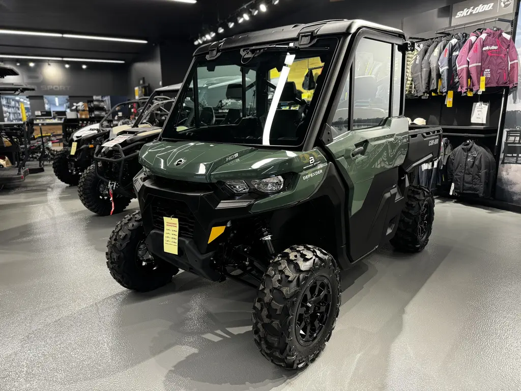 Can-Am VCC 2024 DEFENDER DPS CAB HD9 2024