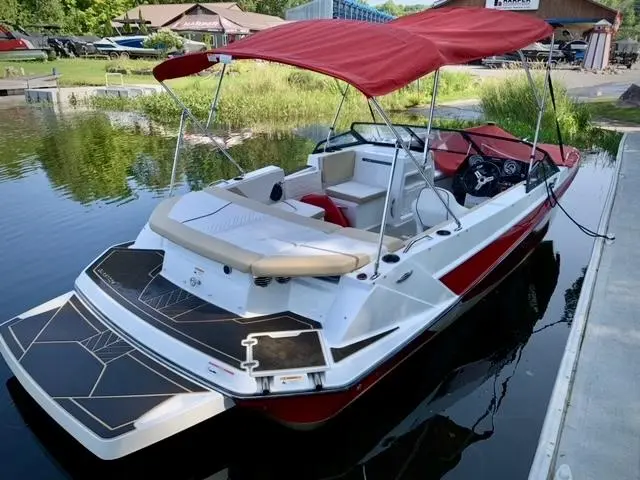 2022 Glastron GTD 205 MERCRUISER 4.5L