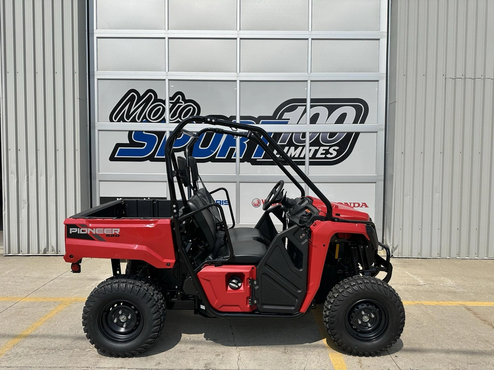 2025 Honda Pioneer 520 alt