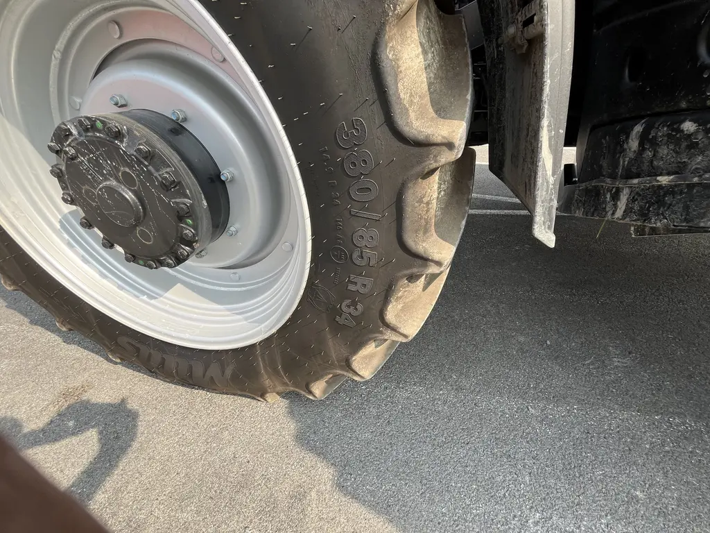 2023 Case IH Puma 185