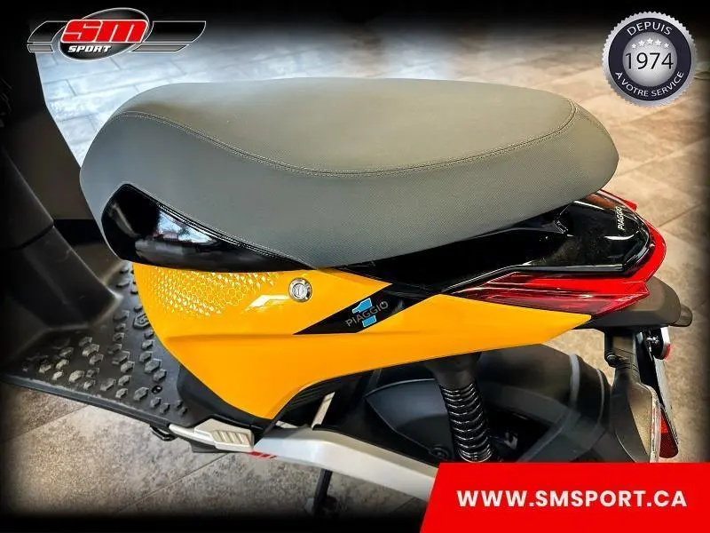2022 Piaggio Piaggio 1 Active thumbnail 3