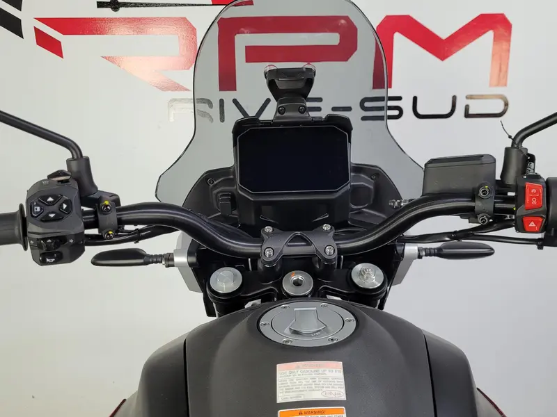 2025 Moto Guzzi V85 STRADA