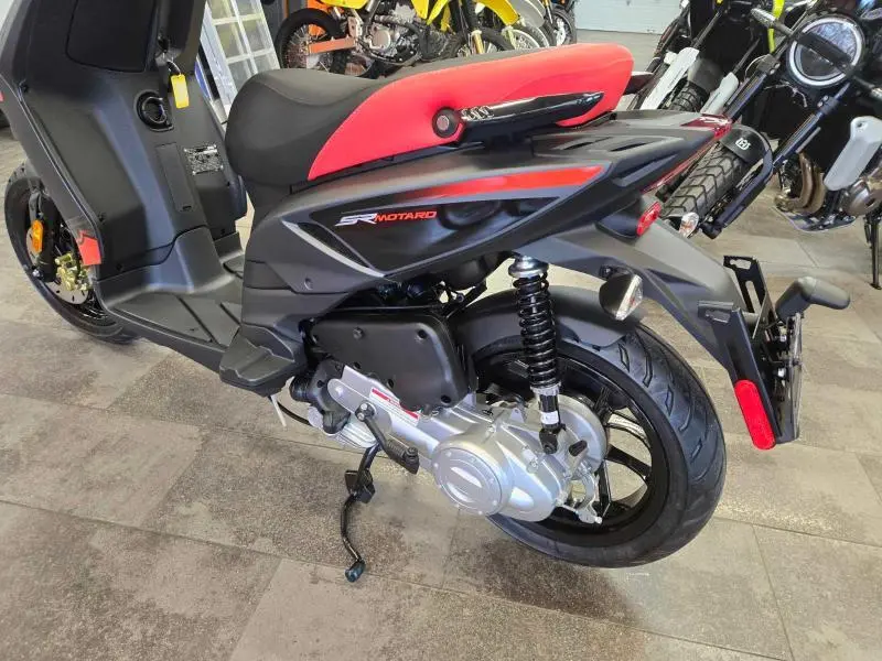 2025 Aprilia SR 50 MT 4T