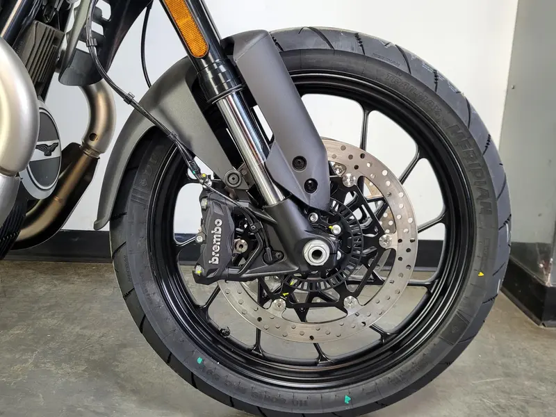 2025 Moto Guzzi V85 STRADA