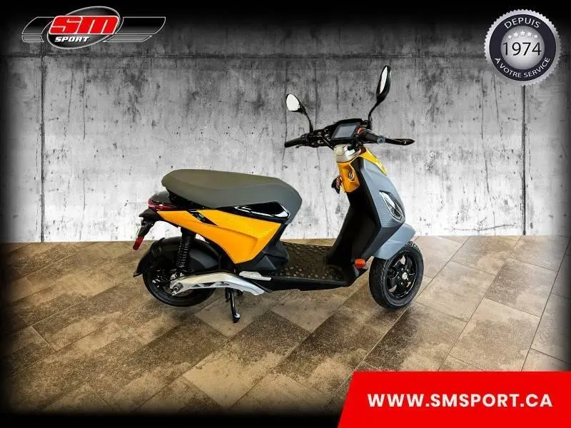 2022 Piaggio Piaggio 1 Active thumbnail 2
