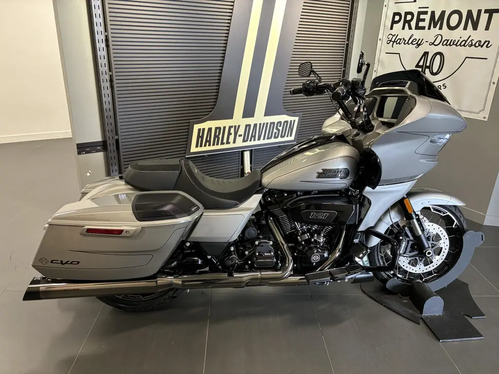 2023 Harley-Davidson CVO Road Glide FLTRXSEFLTRXSE