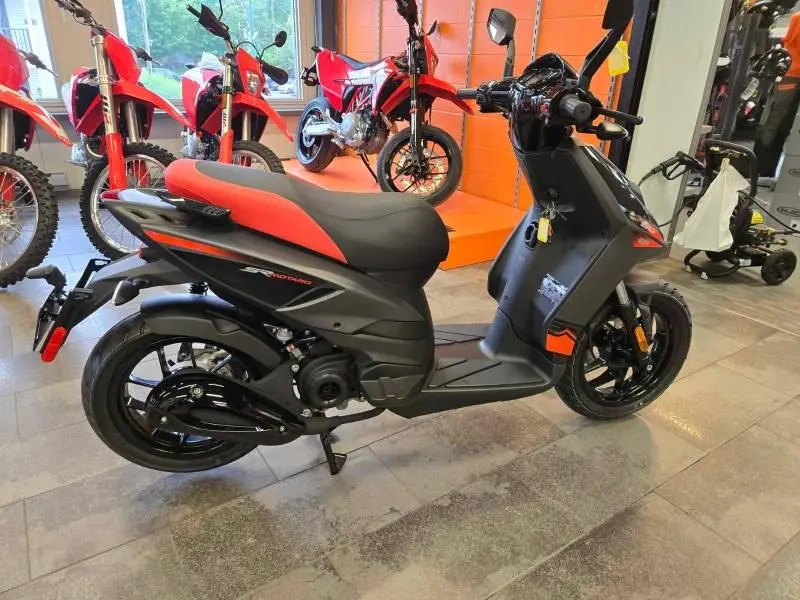 2025 Aprilia SR 50 MT 4T