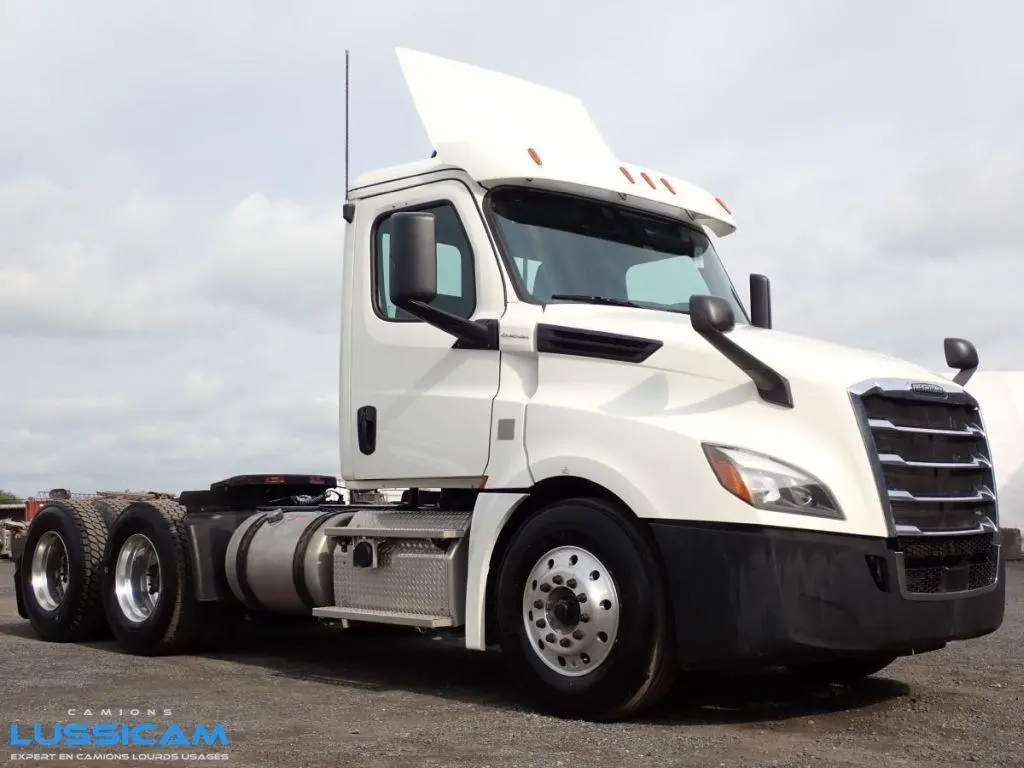 2019 Freightliner PT126DC 