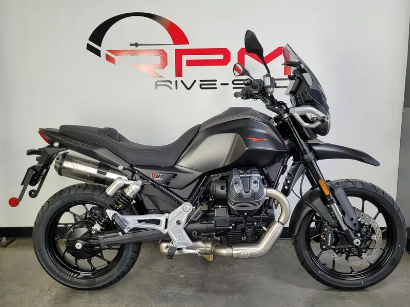 2025 Moto Guzzi V85 STRADA