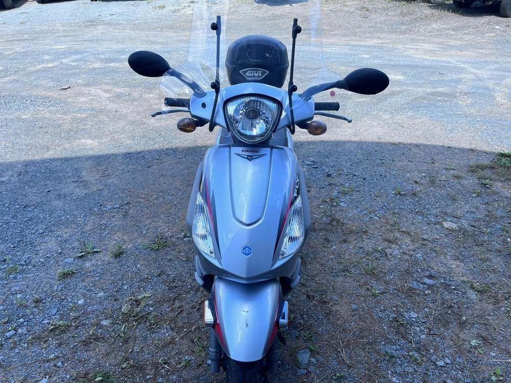 2010 Piaggio 150 Fly alt