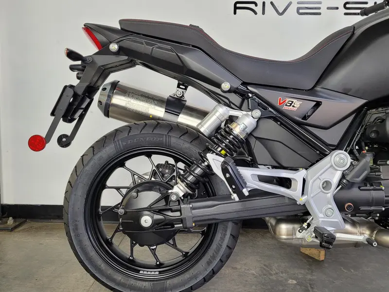 2025 Moto Guzzi V85 STRADA
