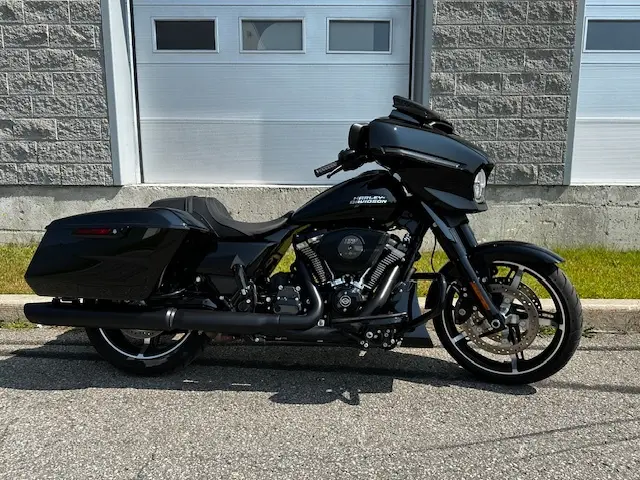 Harley-Davidson Street GlideFLHX 2024