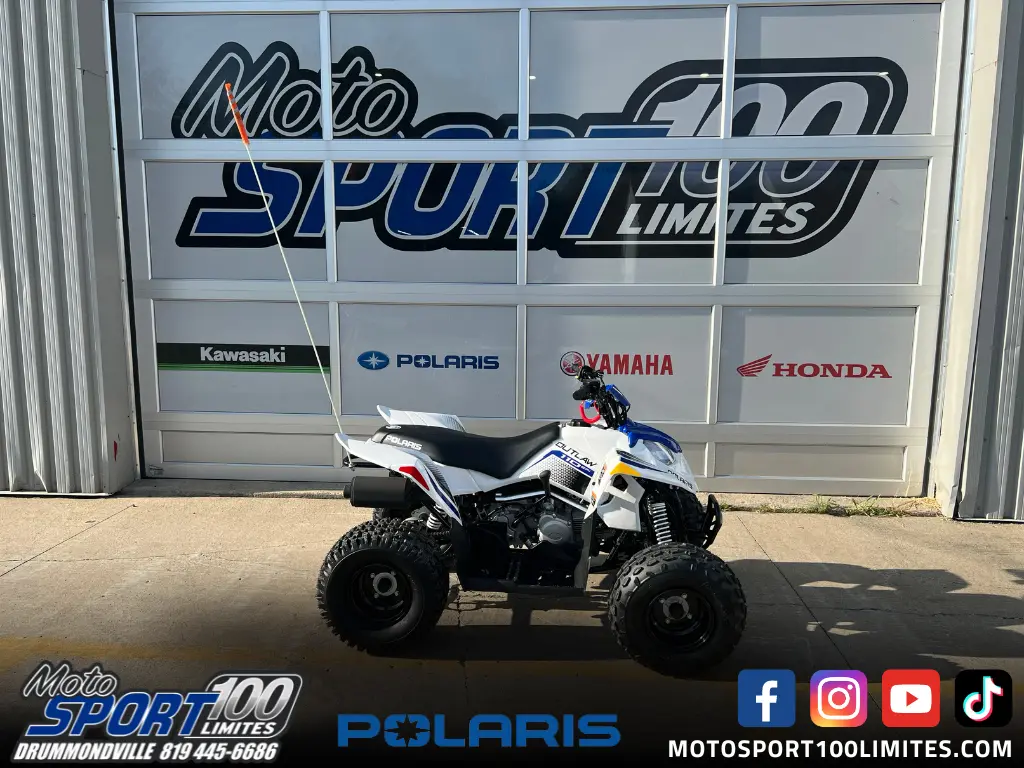 Polaris OUTLAW 110 EFI - blanc éclatant / bleu Polaris 2025