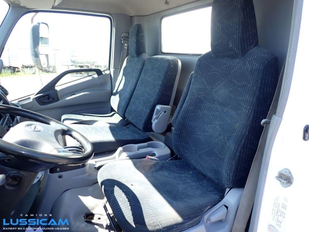 Hino 195 2017