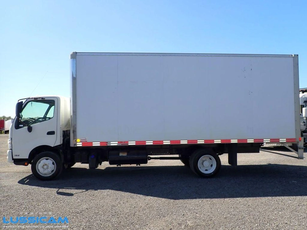 Hino 195 2017
