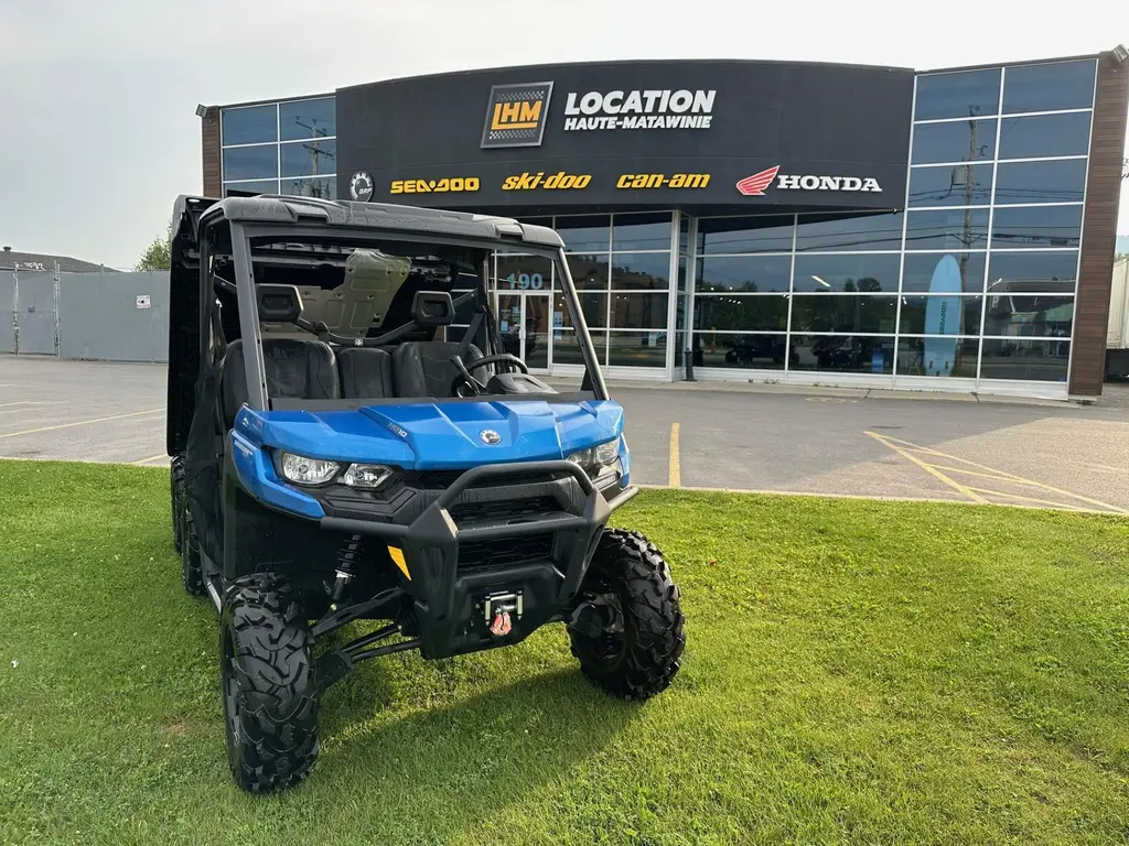 2023 Can-Am Defender 6×6 XT HD10