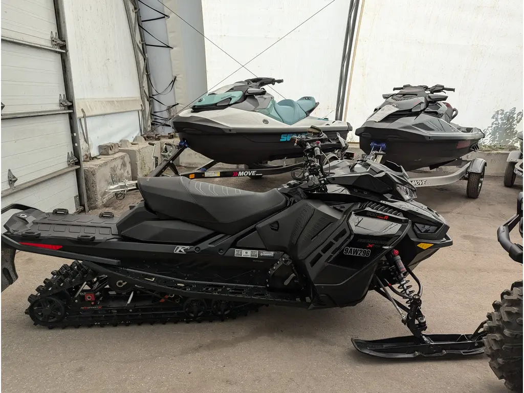 2023 Ski-Doo REN XRS BK 1.5IR 23 900 ACE Turbo R