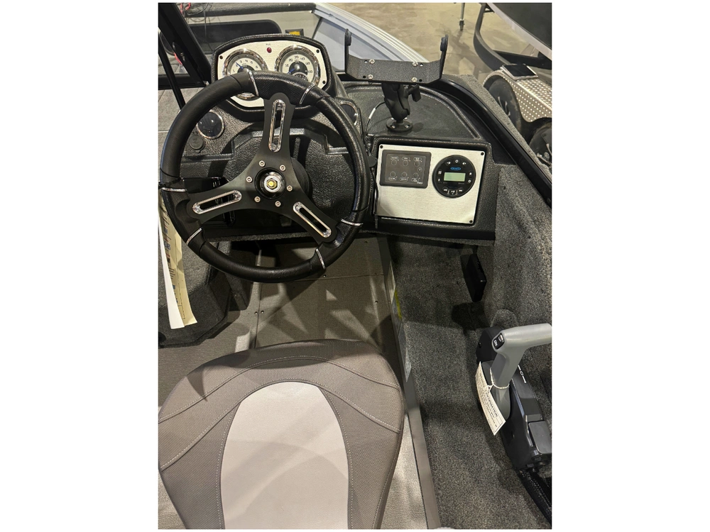 2023 Smoker-craft Excursion 176 Dc Pro alt