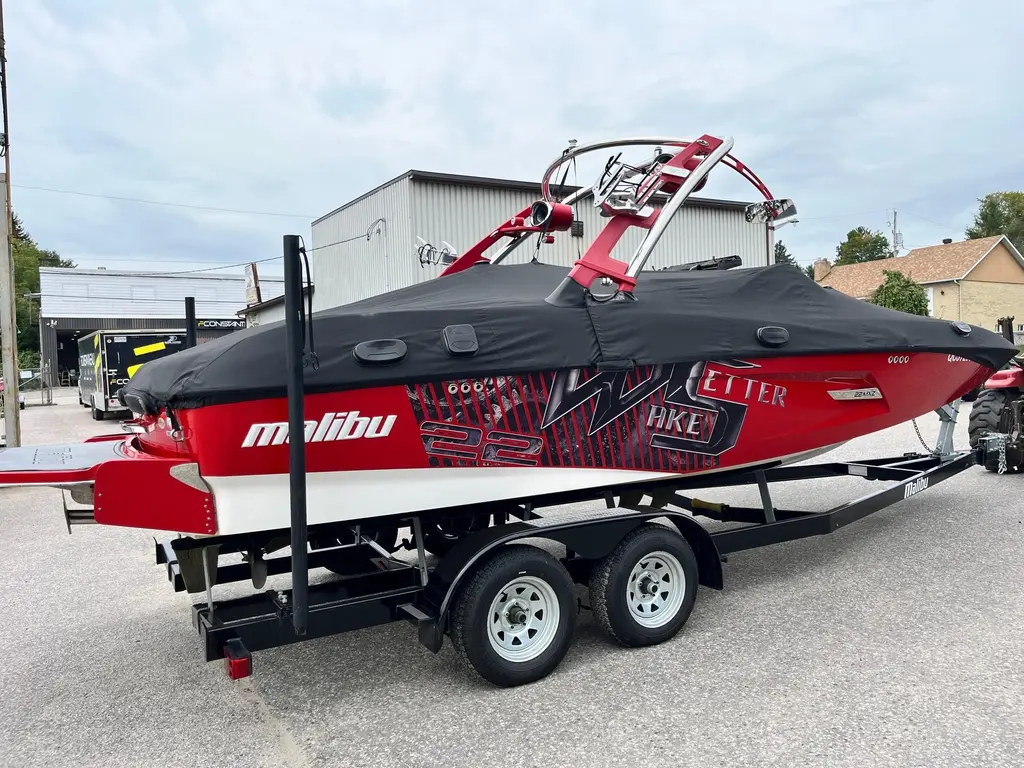 Used 2013 Malibu Wakesetter MXZ 22 in Mont-Laurier - F. Constantineau