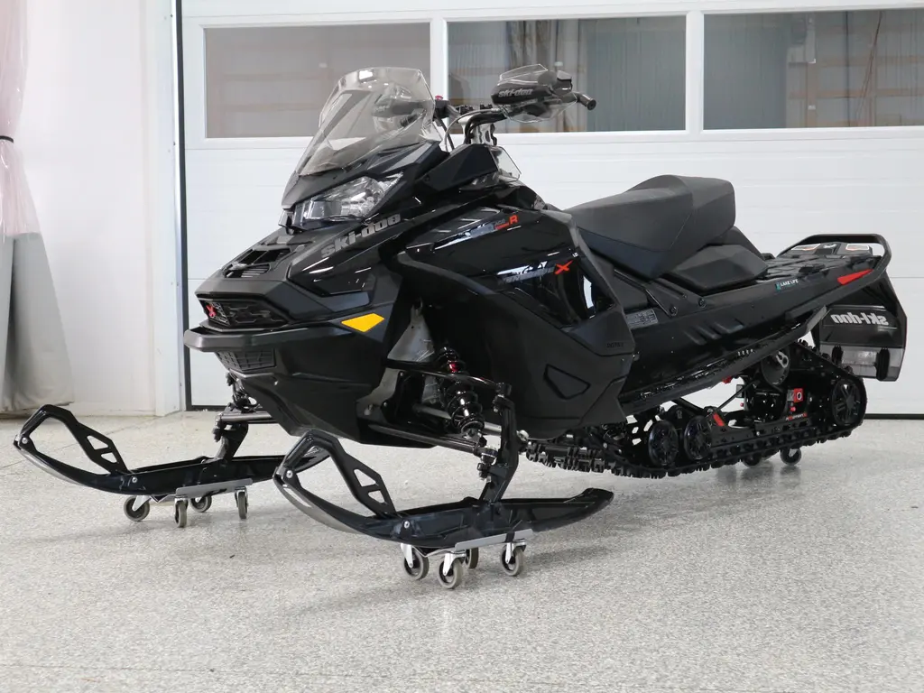 2022 Ski-Doo Renegade X 900 Turbo R