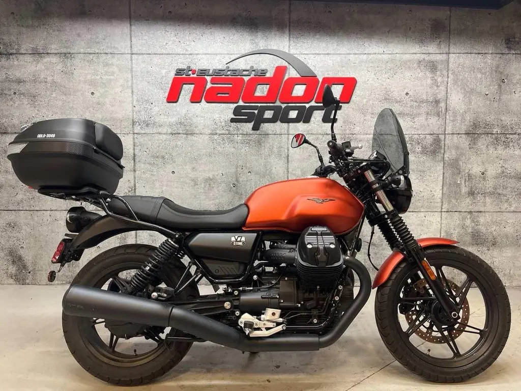 moto guzzi V7 STONE 2021