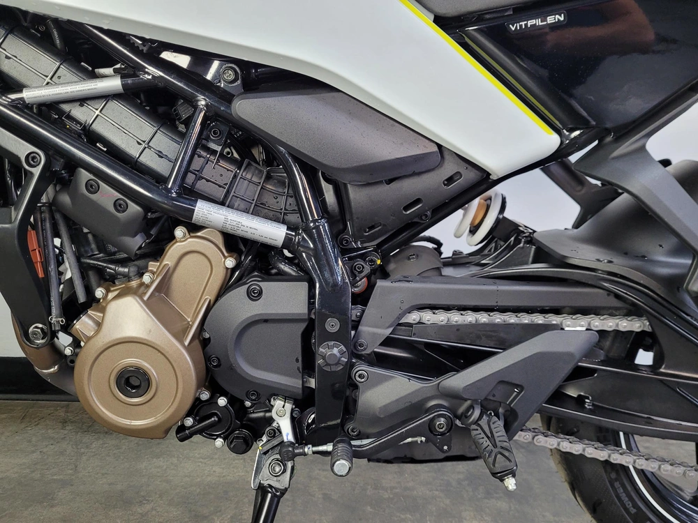 2024 Husqvarna Vitpilen 401 *0.99% Sur 60 Mois alt