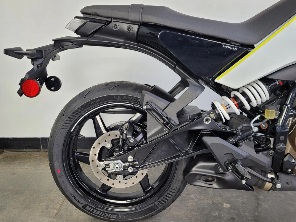 2024 Husqvarna Vitpilen 401 *0.99% Sur 60 Mois alt