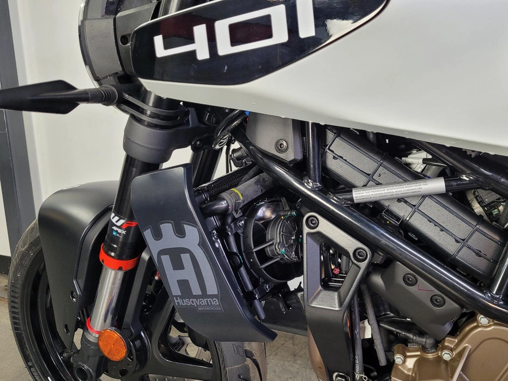 Husqvarna Vitpilen 401 *0.99%/60 Mois💳 2024 alt