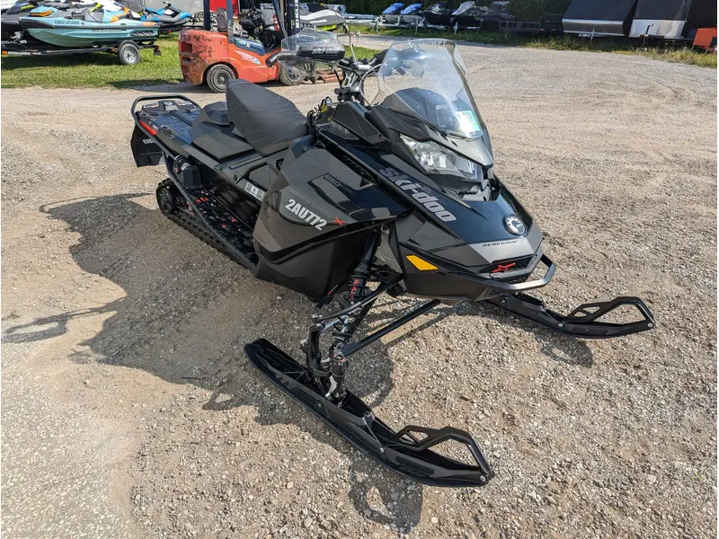 2021 Ski-Doo Renegade® X Rotax® 850 E-TEC® 9616 KM
