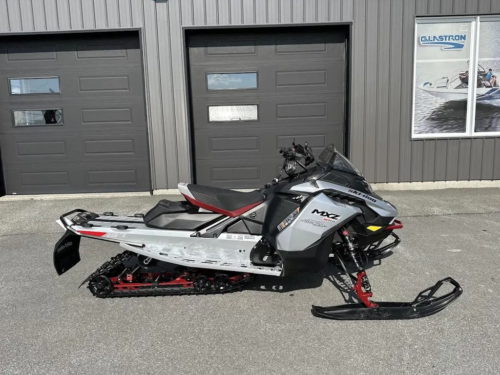 Ski-Doo MXZ XRS 850 2024