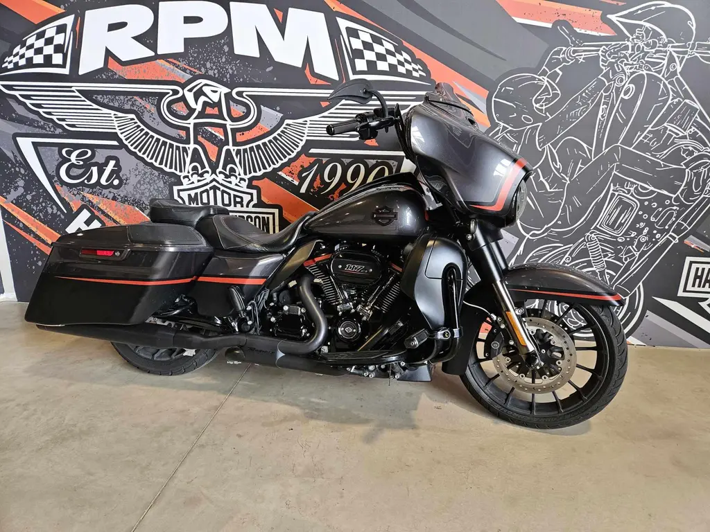 Harley-Davidson FLHXSE CVO Street Glide  2018