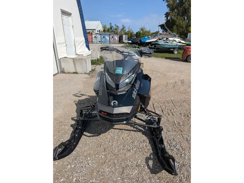 2021 Ski-Doo Renegade® X Rotax® 850 E-TEC® 9616 KM