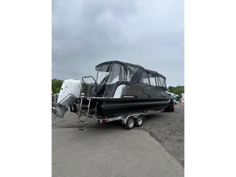 2023 Princecraft VOGUE 25 XT SPORT EDITION **MOTEUR MERCURY 300 FORCES!!**