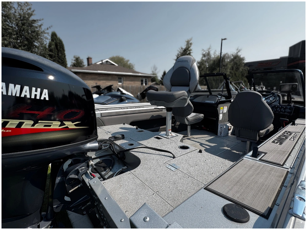 2023 Smoker-craft Ultima 172 alt