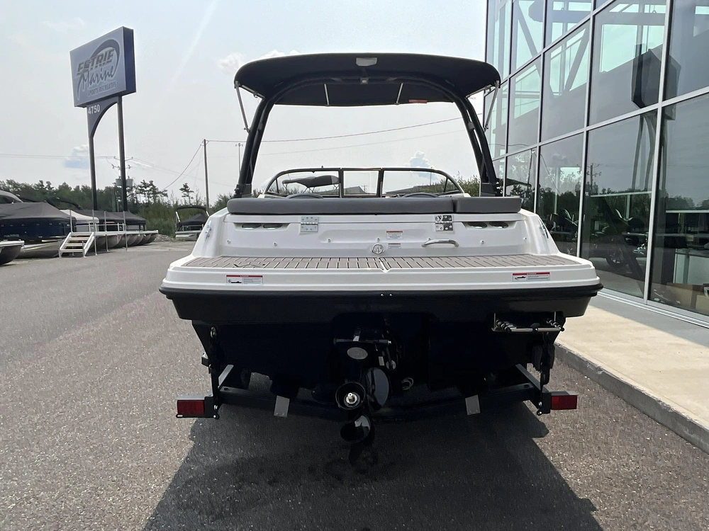 Bayliner Vr4 2024 alt