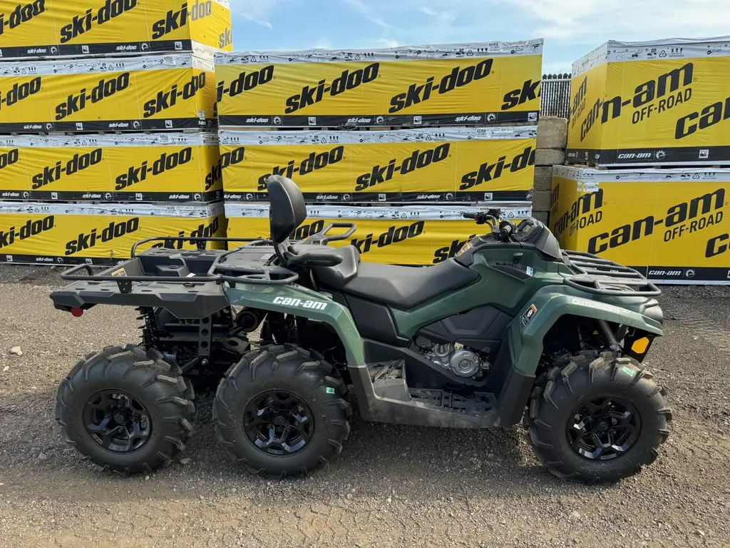 Can-Am OUTLANDER MAX 6X6 DPS 450  2024