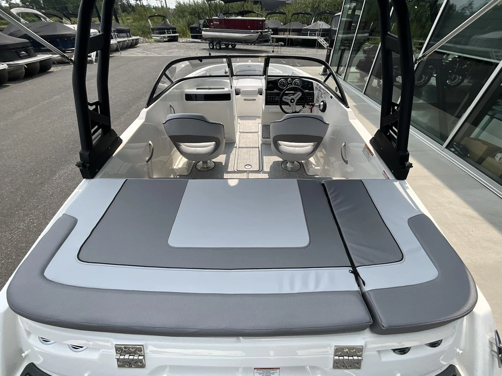 Bayliner Vr4 2024 alt