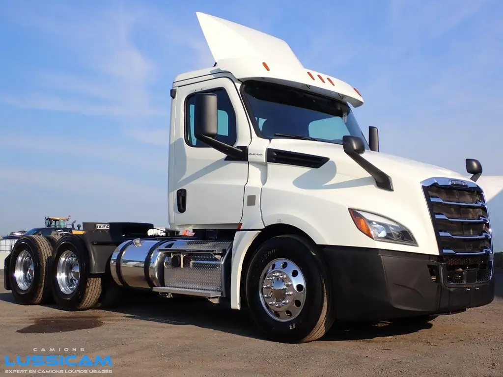 2019 Freightliner PT126DC 