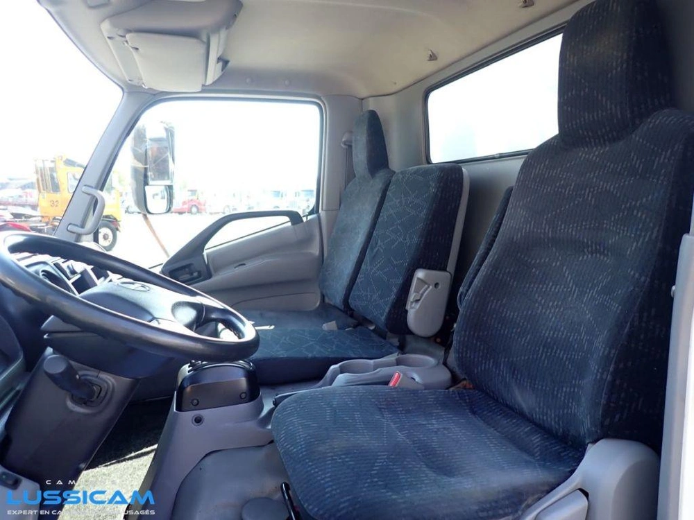 Hino 195 2016