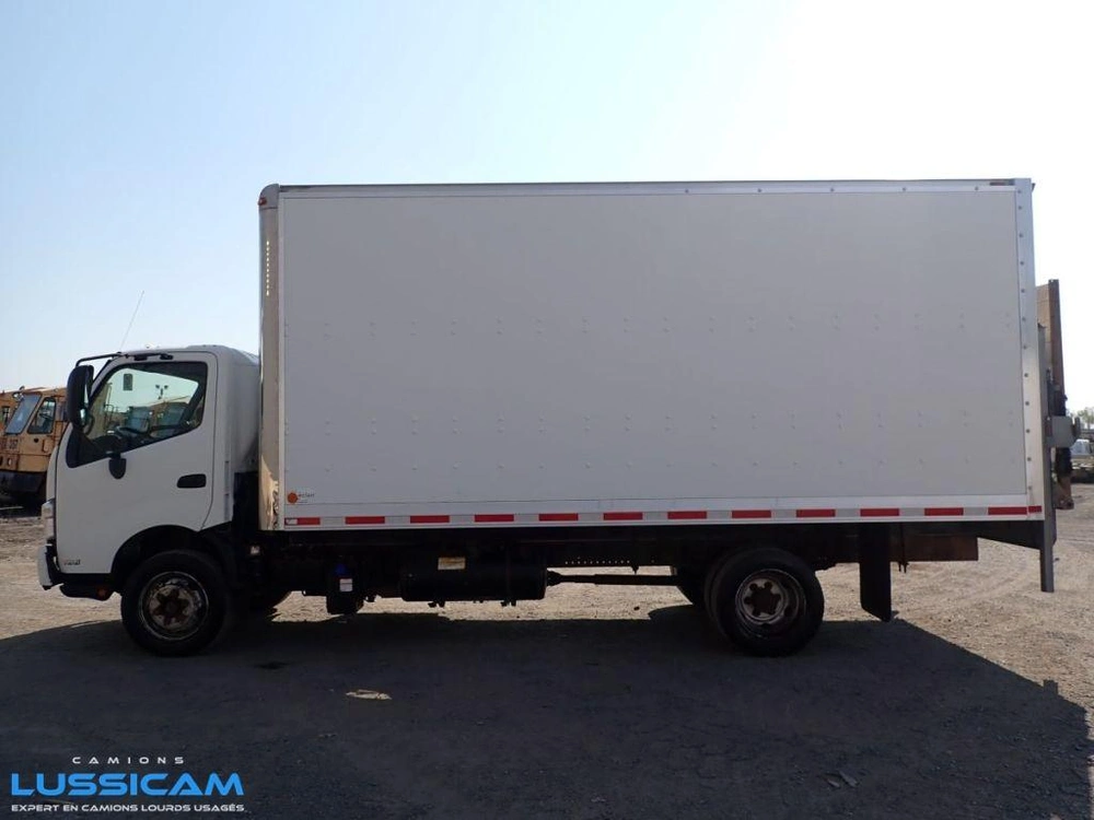 Hino 195 2016