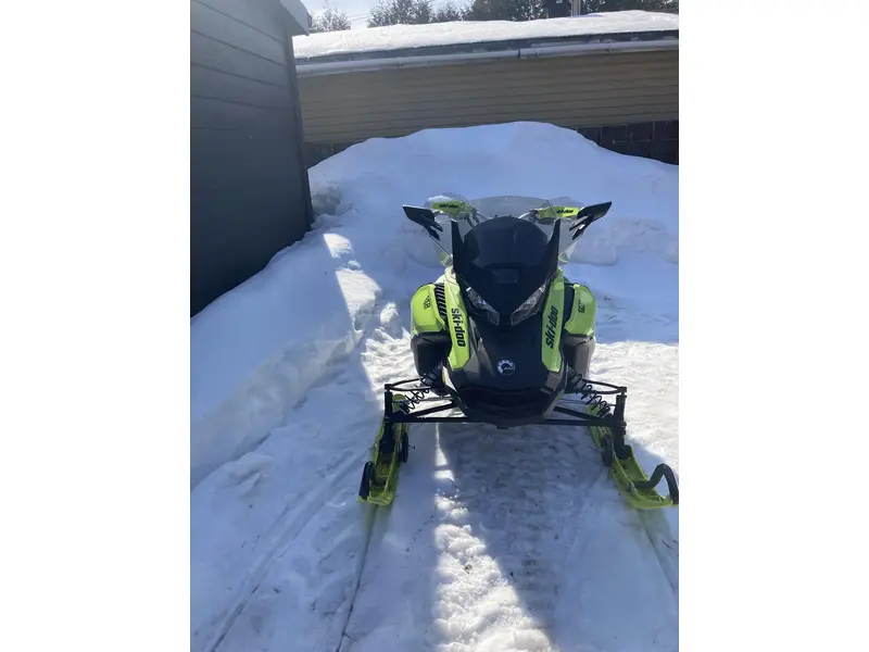 2020 Ski-Doo Renegade 900 Ace