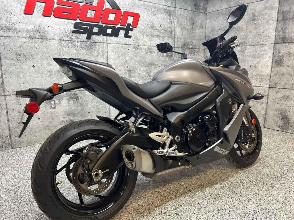 Suzuki GSXS1000F 2016