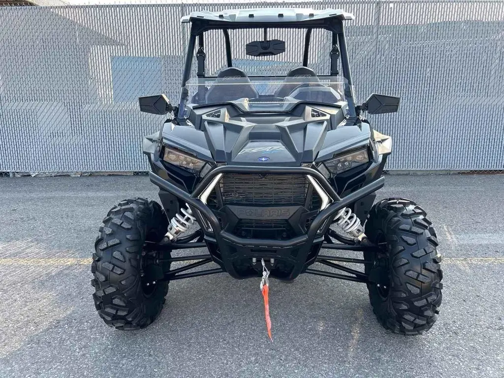 Polaris RZR XP1000 PREMIUM  ( prix special tout inclus ! ) 2023