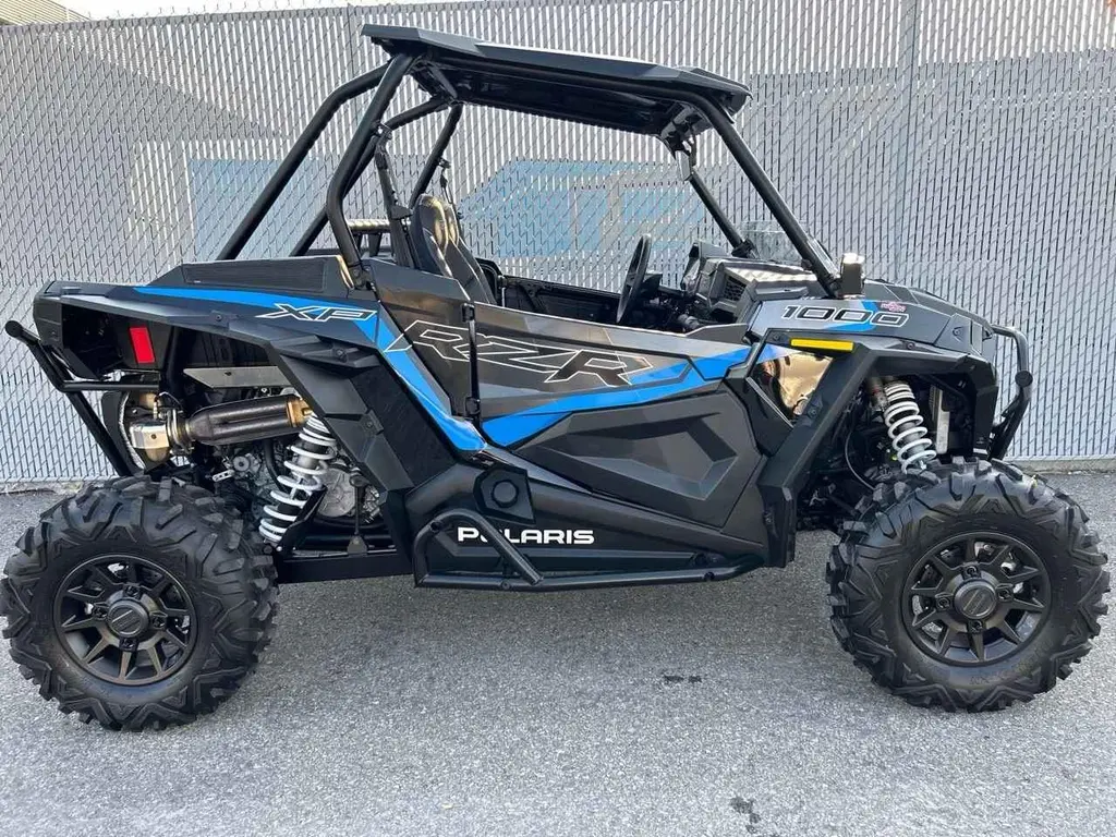 Polaris RZR XP1000 PREMIUM  ( prix special tout inclus ! ) 2023