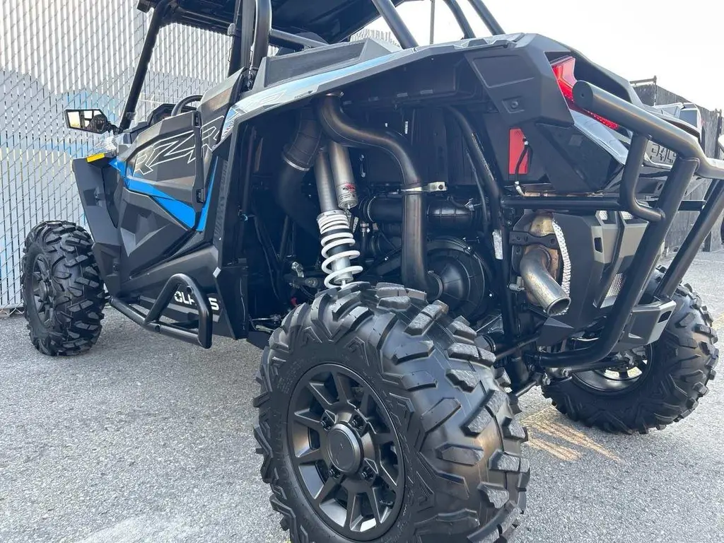 Polaris RZR XP1000 PREMIUM  ( prix special tout inclus ! ) 2023